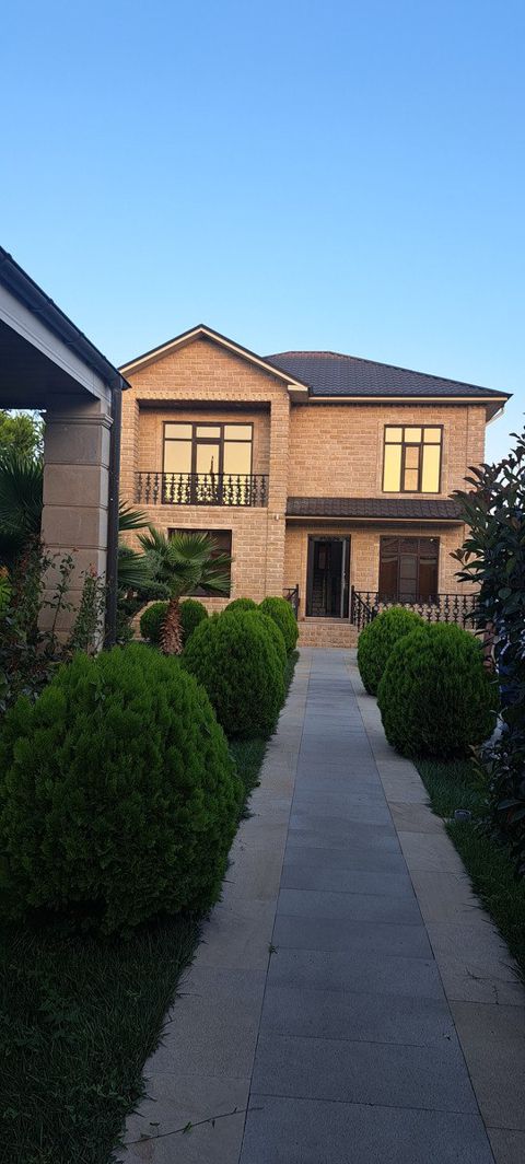 İcarəyə verilir 7 otaqlı həyət evi/bağ evi 600 m² — 2 000 ₼ · Bakı · Ev, villa İcarəyə verilir 7 otaqlı həyət evi/bağ evi 600 m² — Bakı