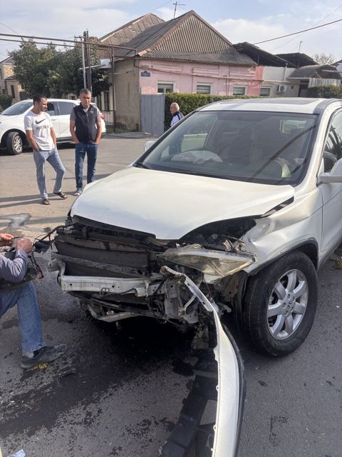 Honda CR-V, 2.4 L, 2007 il, 255 000 km — 7 500 ₼ · Gəncə · Avtomobillər Honda CR-V, 2.4 L, 2007 il, 255 000 km — Gəncə