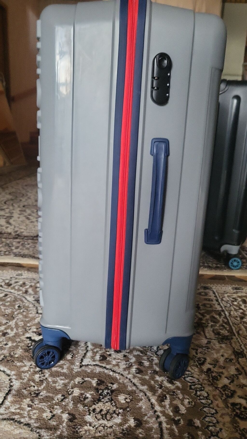 Sərt korpuslu təkərli çamadan dəsti - Material: sərt plastik korpus — Çamadanlar, Bakı (6)