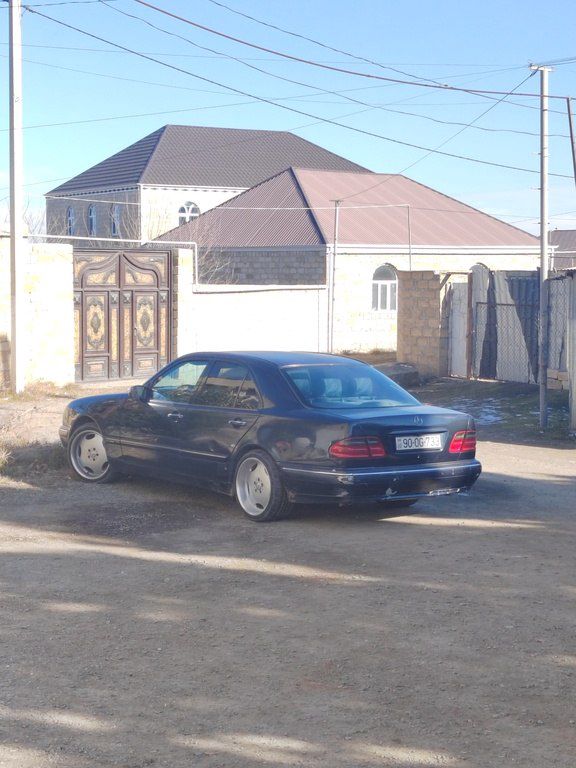 Mercedes E 320, 3.2 L, 2000 il, 556 856 km 90-OG-733 — Avtomobillər, Gəncə (5)