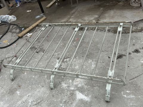 Metaldan dam üstü yük daşıma baqajı (relssiz universal karkas) — Etibar