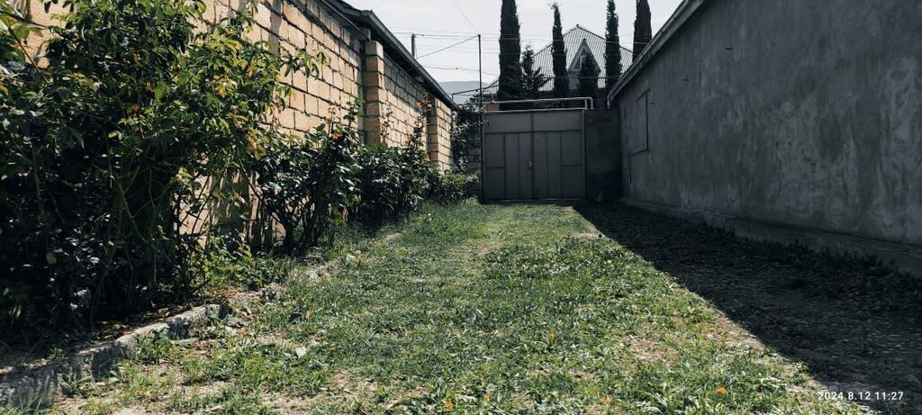 Satılır Həyətyanı torpaq sahəsi olan fərdi yaşayış evi - Təkmərtəbəli — Ev, villa, Şəki (2)