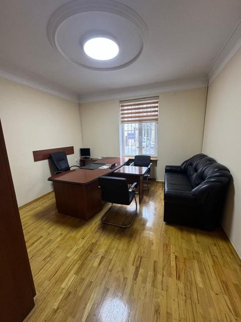İcarəyə verilir 3 otaqlı ofis 80 m² — Bakı