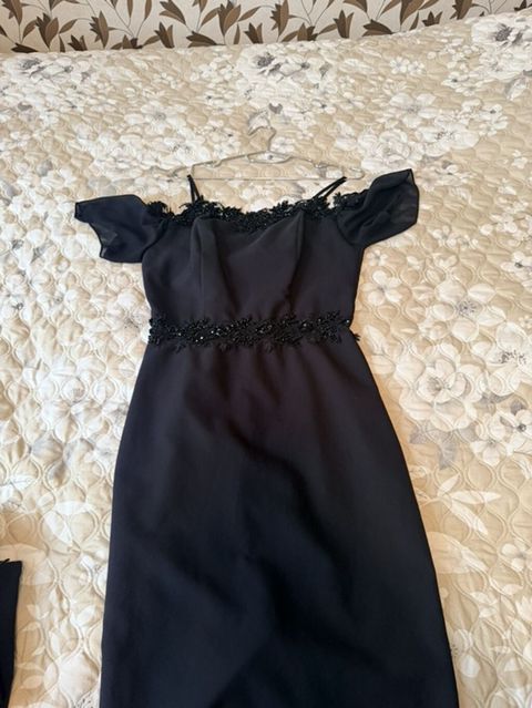 Laçin ticarət merkezinden 110 manata alinib 2-3 defe geyilib temiz ve — 30 ₼ · Bakı · Axşam paltarları Laçin ticarət merkezinden 110 manata alinib 2-3 defe geyilib temiz ve — Bakı