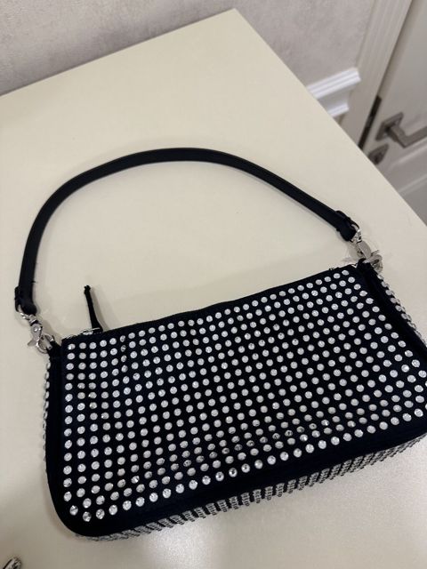 Zara chanta. Yeni kimidir. Cox az ishlenib. Qashlarin hamsi — 40 ₼ · Bakı · Çantalar, çamadanlar, cüzdanlar Zara chanta. Yeni kimidir. Cox az ishlenib. Qashlarin hamsi — Bakı
