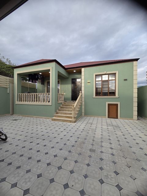Satılır 4 otaqlı həyət evi/bağ evi 120 m² — Bakı