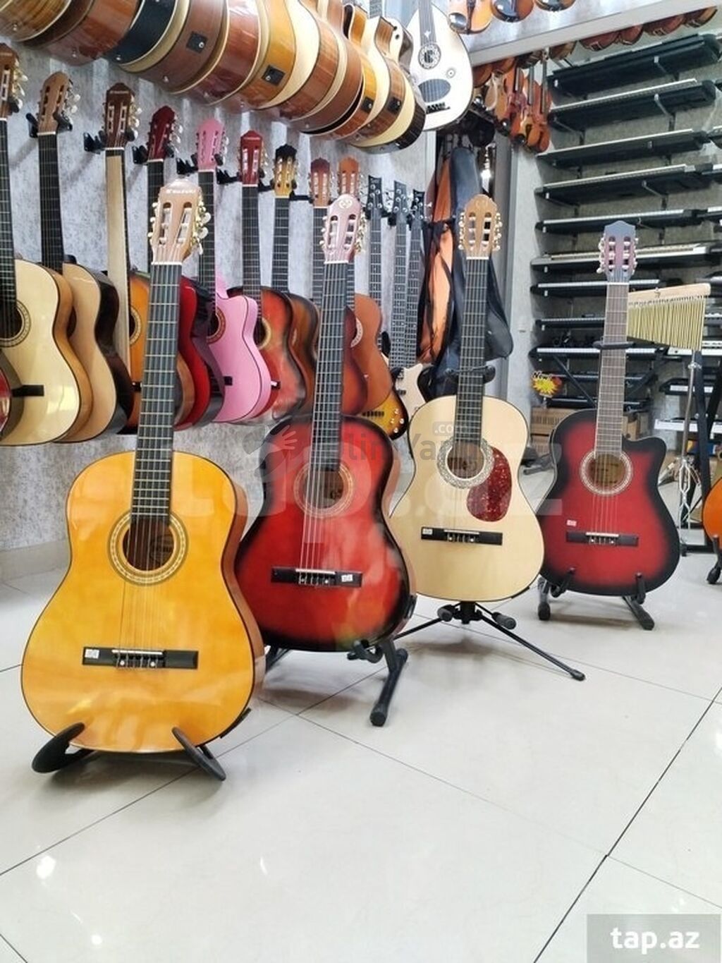 Klassik gitara, Yeni, Ünvandan götürmə — Musiqiə alətləri, Bakı (3)