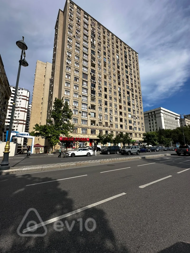 4 otaqlı mənzil, 146 m², Həsən bəy Zərdabi küçəsi — Квартира