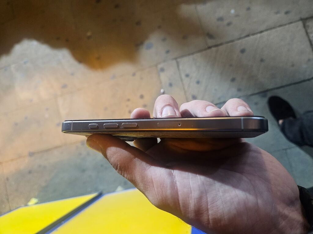 İphone 16 Pro Telefon Zavodur 95% Pil Salığı 301 Devir Sayı Tək Bir — Digər smartfonlar, Bakı (5)