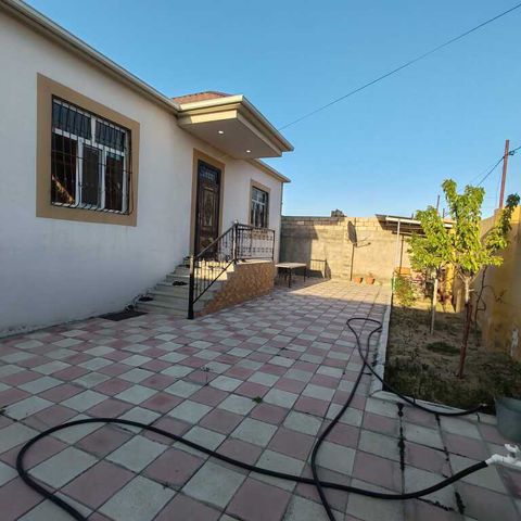 Satılır 4 otaqlı həyət evi/bağ evi 135 m² — 135 000 ₼ · Bakı · Ev, villa Satılır 4 otaqlı həyət evi/bağ evi 135 m² — Bakı