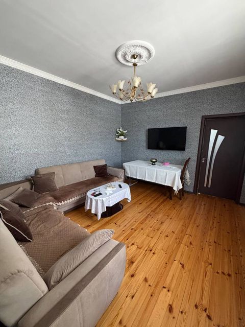 Satılır 3 otaqlı həyət evi/bağ evi 90 m² — 93 000 ₼ · Bakı · Ev, villa Satılır 3 otaqlı həyət evi/bağ evi 90 m² — Bakı