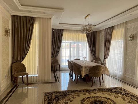 İcarəyə verilir 4 otaqlı həyət evi/bağ evi 210 m² — 2 000 ₼ · Bakı · Ev, villa İcarəyə verilir 4 otaqlı həyət evi/bağ evi 210 m² — Bakı