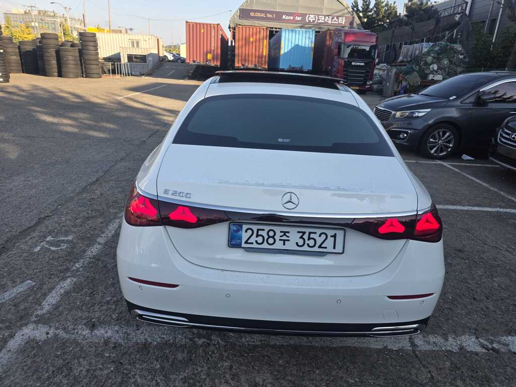 Mercedes E 200, 2.0 L, 2025 il, 40 000 km — Avtomobillər (3)