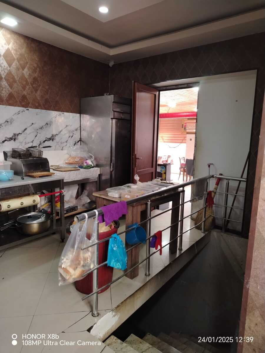 Satılır obyekt 245 m² — Əmlak, Bakı (3)