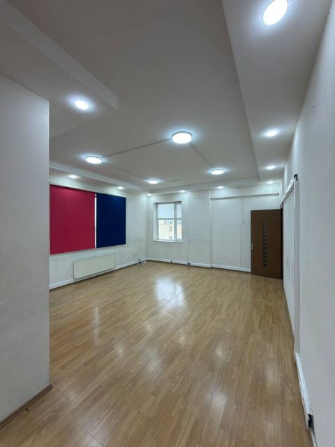 İcarəyə verilir 4 otaqlı ofis 140 m² — 1 500 ₼ · Bakı · Ofis İcarəyə verilir 4 otaqlı ofis 140 m² — Bakı