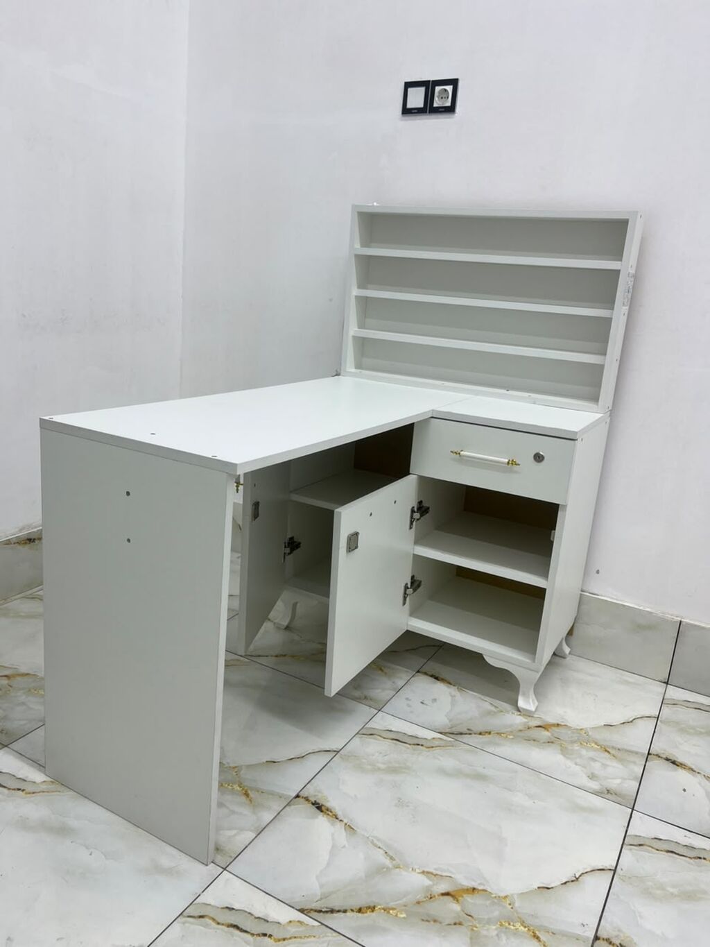 2 ədəd manikür masası satılır. 1i 150 Azn. 2 ay işlənib yeni kimidir — Salon mebeli, Digah (3)