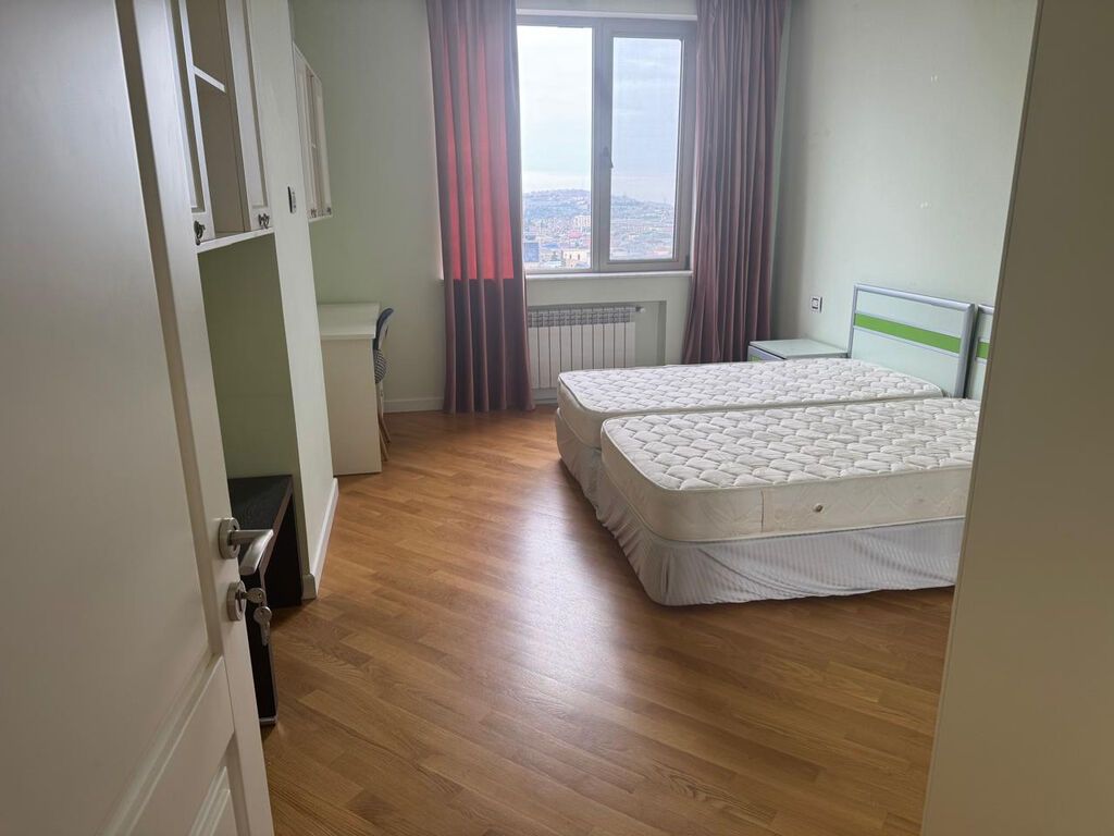 Yasamalda, Şərifzadə Küçəsində "S MTK"-da 97 m² Təmirli 3 Otaqlı — Mənzil, Bakı (5)