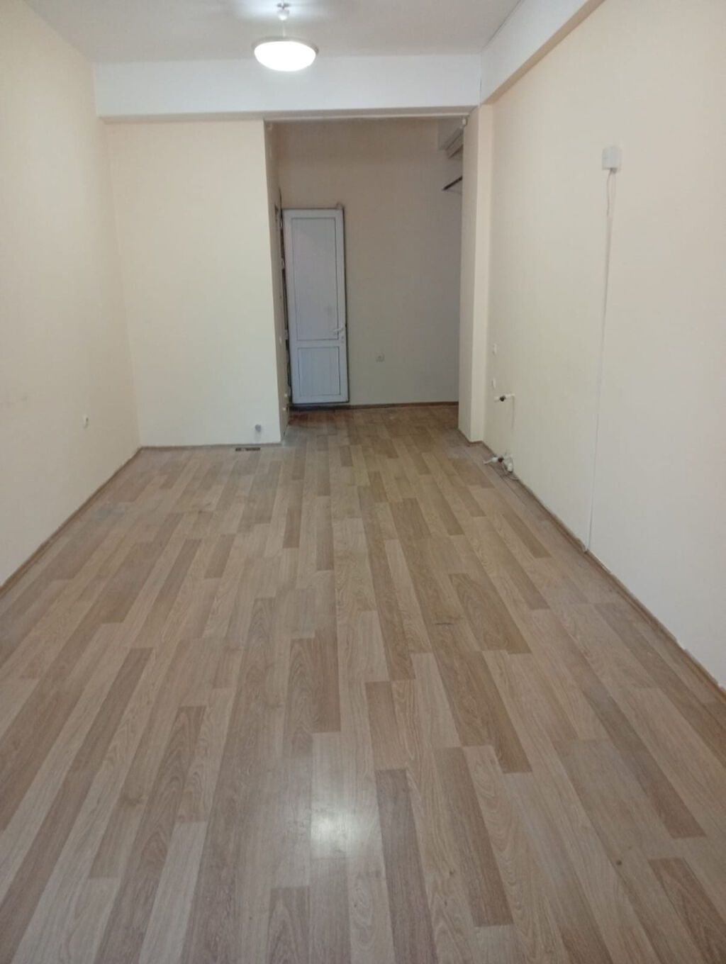 Kiralık kommersiya obyektı – küçə vitrinli, ayrıca girişli - Yer — Əmlak, Bakı