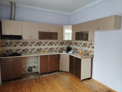 Metbex mebeli satlir ölçü 4mtr Qaz Asbirator moyka daxil 300 azn Unvan — Vasitəçi Nərgiz — Мебель