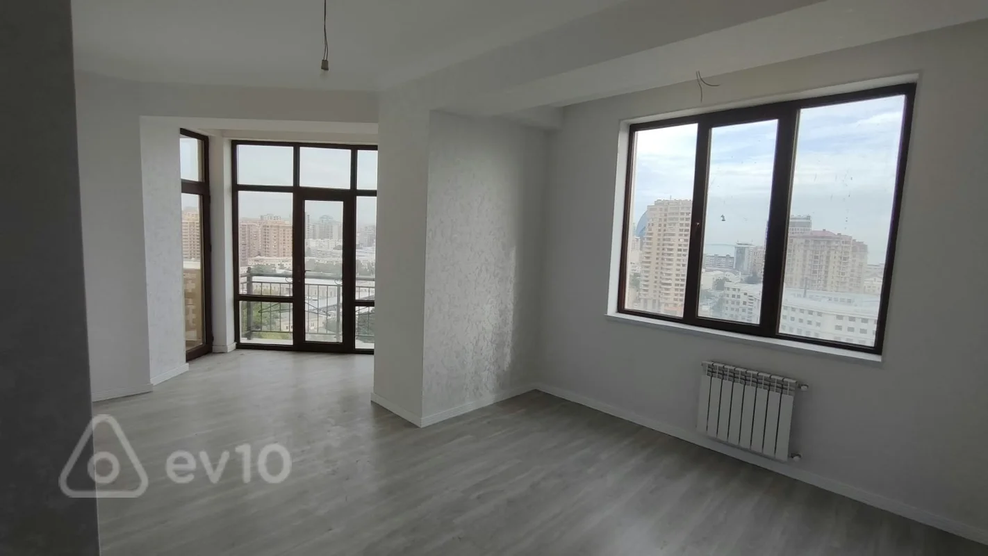 3 otaqlı mənzil, 130 m², 28 may — Bakı
