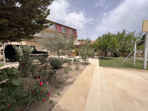 Satılır 8 otaqlı həyət evi/bağ evi 450 m² — Bakı