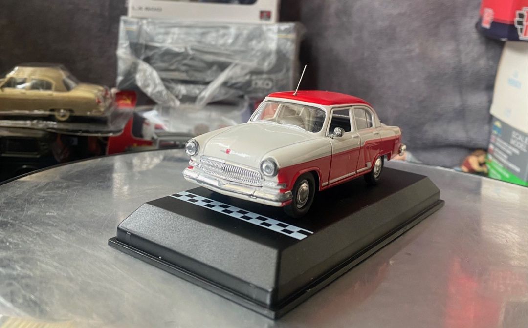 Коллекционная модель GAZ- 21 Volga Red White 1964 — Kolleksiyalar, Bakı (6)
