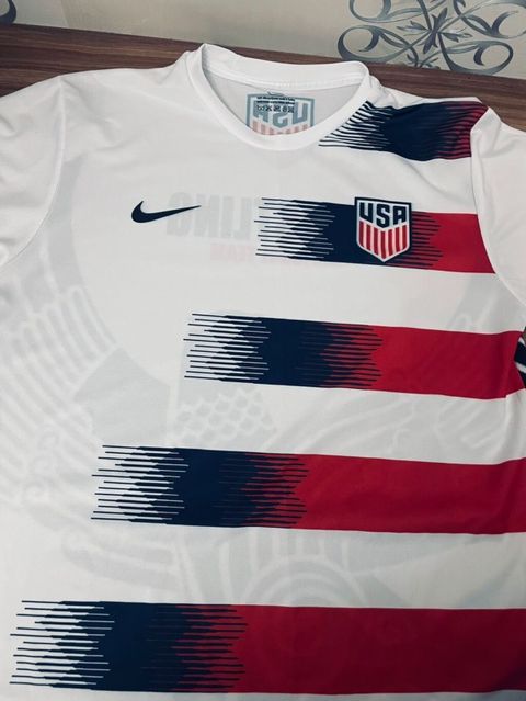 Futbolka, Nike, XL, rəng - Ağ — 10 ₼ · Bakı · Futbolka və polo Futbolka, Nike, XL, rəng - Ağ — Bakı