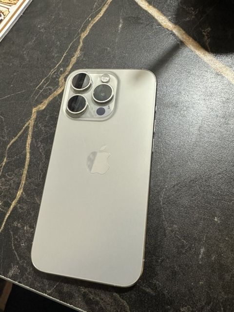 IPhone 15 Pro, 256 GB, Gümüşü, Face ID — Bakı