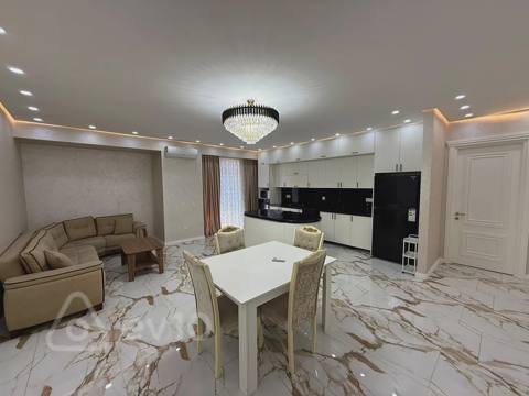 4 otaqlı mənzil, 150 m², Tbilisi Prospekti ilə Şəfayət Mehdiyev küçələrinin kəsişməsi — kirayə — Баку