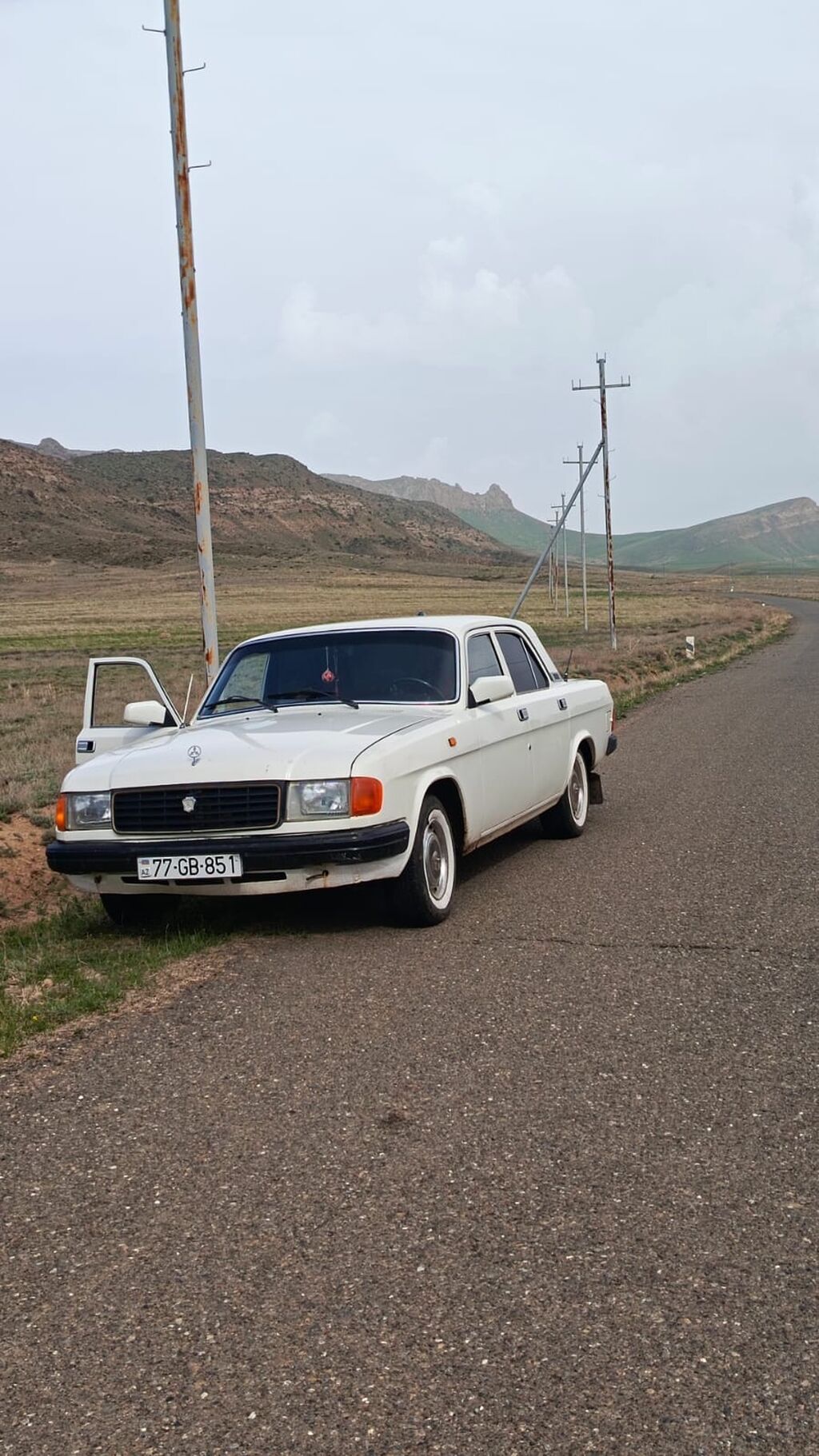 VAZ-24 “QAZ Volqa” klassik sedan - Kuzov: 4 qapılı sedan, ağ rəng 77-GB-851 — Avtomobillər, Bakı (5)