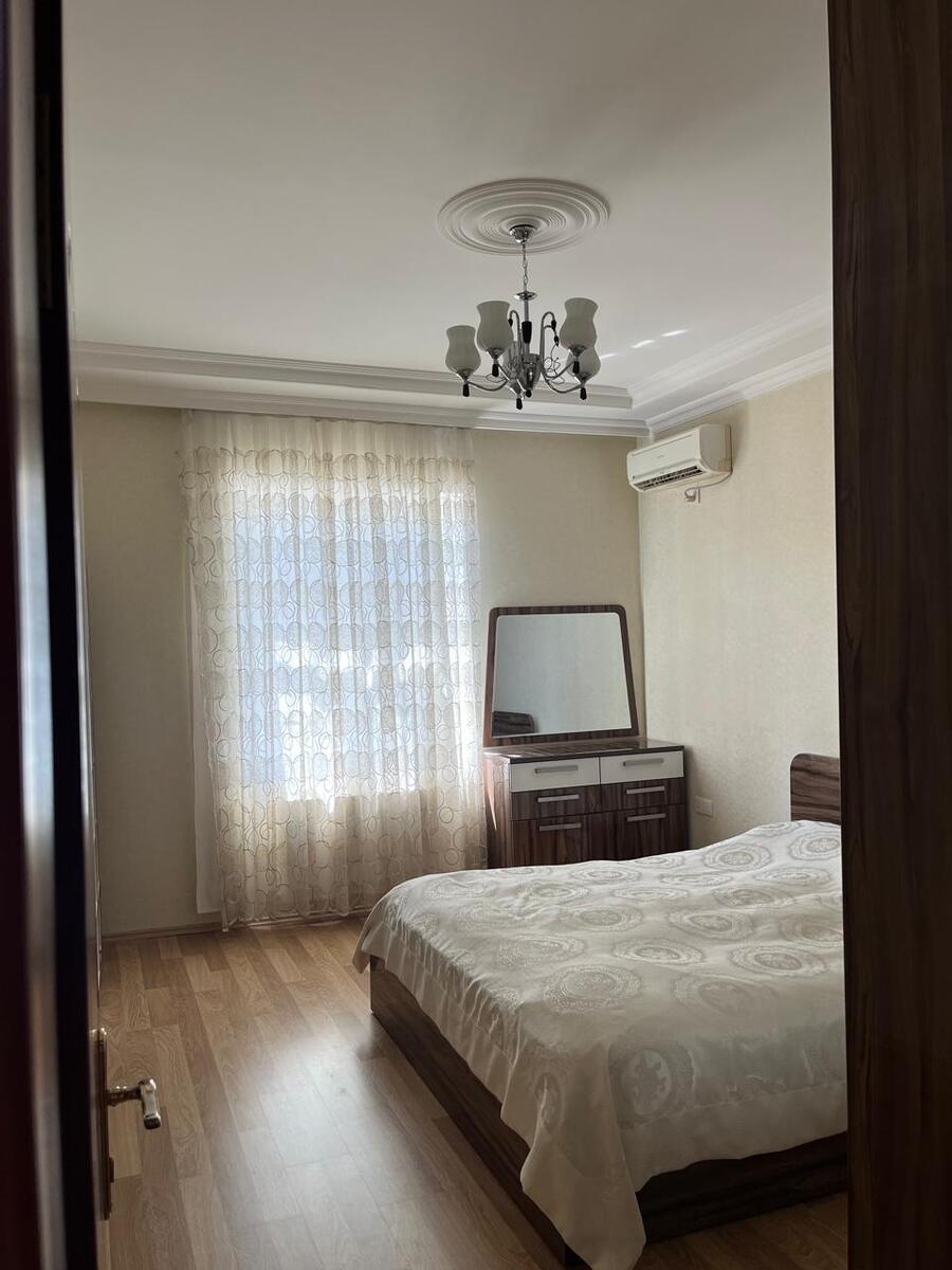 Satılır 5 otaqlı həyət evi/bağ evi 250 m² — Ev, villa, Bakı (12)
