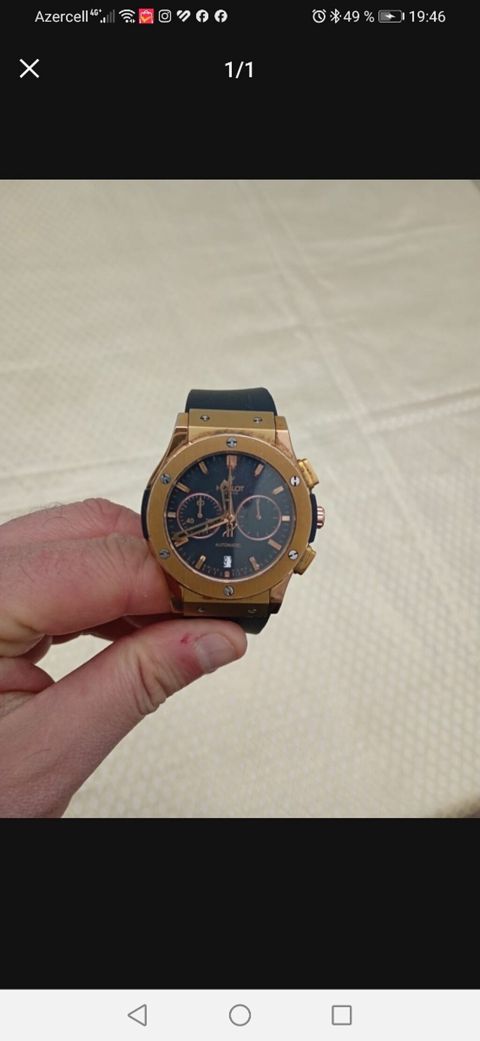 Hublot üslubunda kişi qol saatı - Korpus: qızılı tonlu metal, ön — Bakı