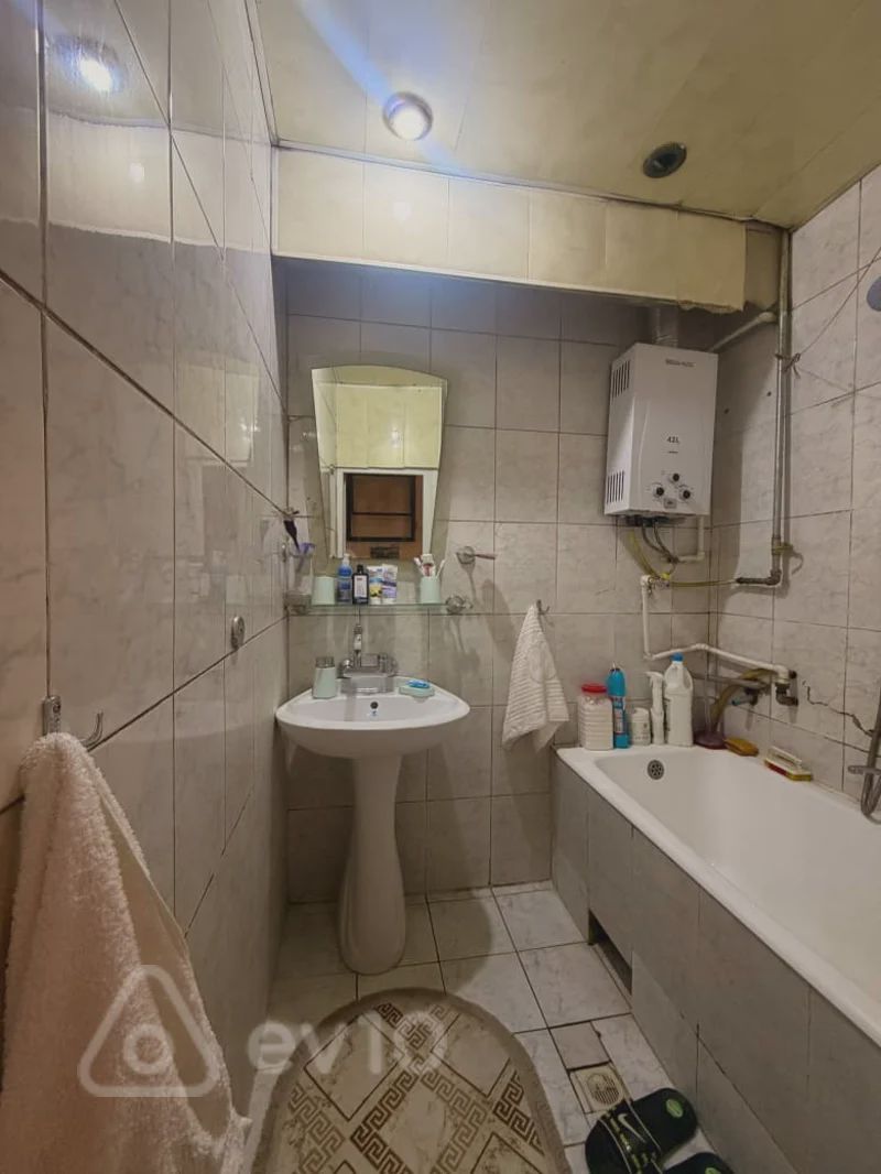 For sale: 3-room apartment (old building), 70 m² — Mənzil, Bakı (10)