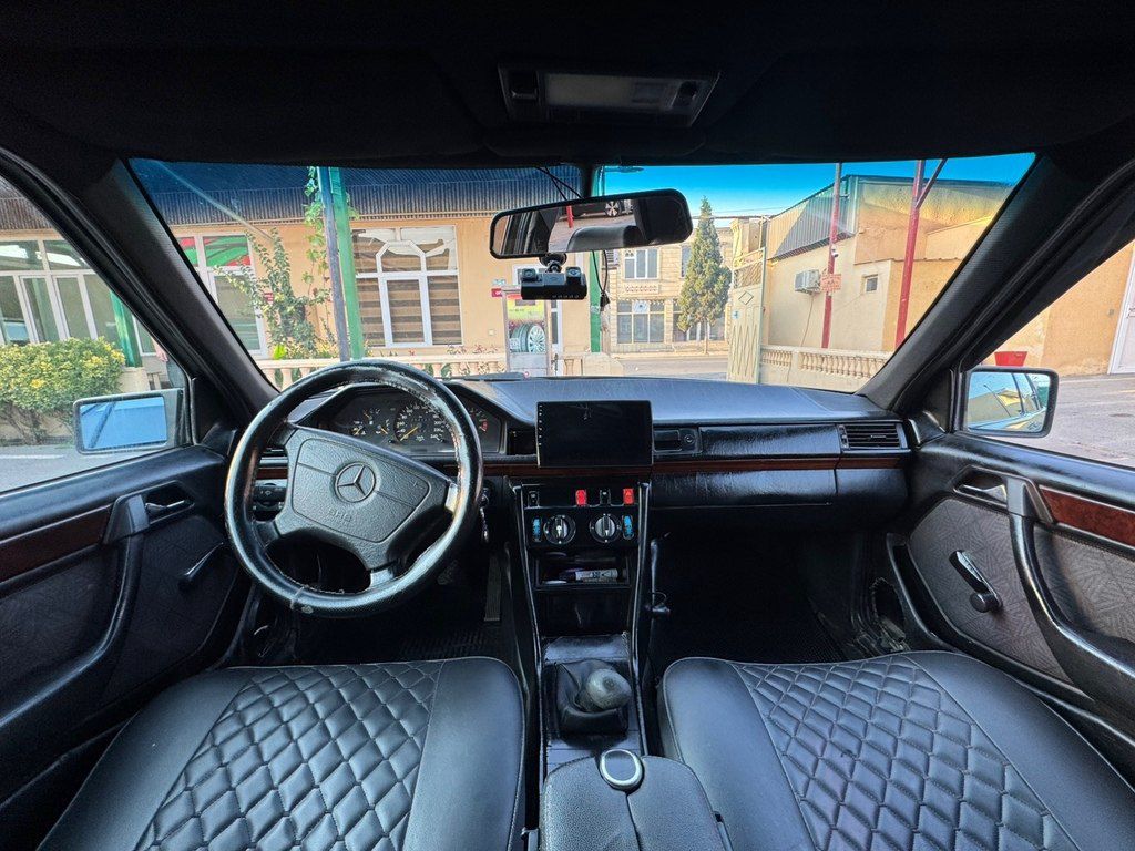 Mercedes 220 E, 2.2 L, 1985 il, 350 000 km 20-FE-587 — Avtomobillər, Gəncə (3)