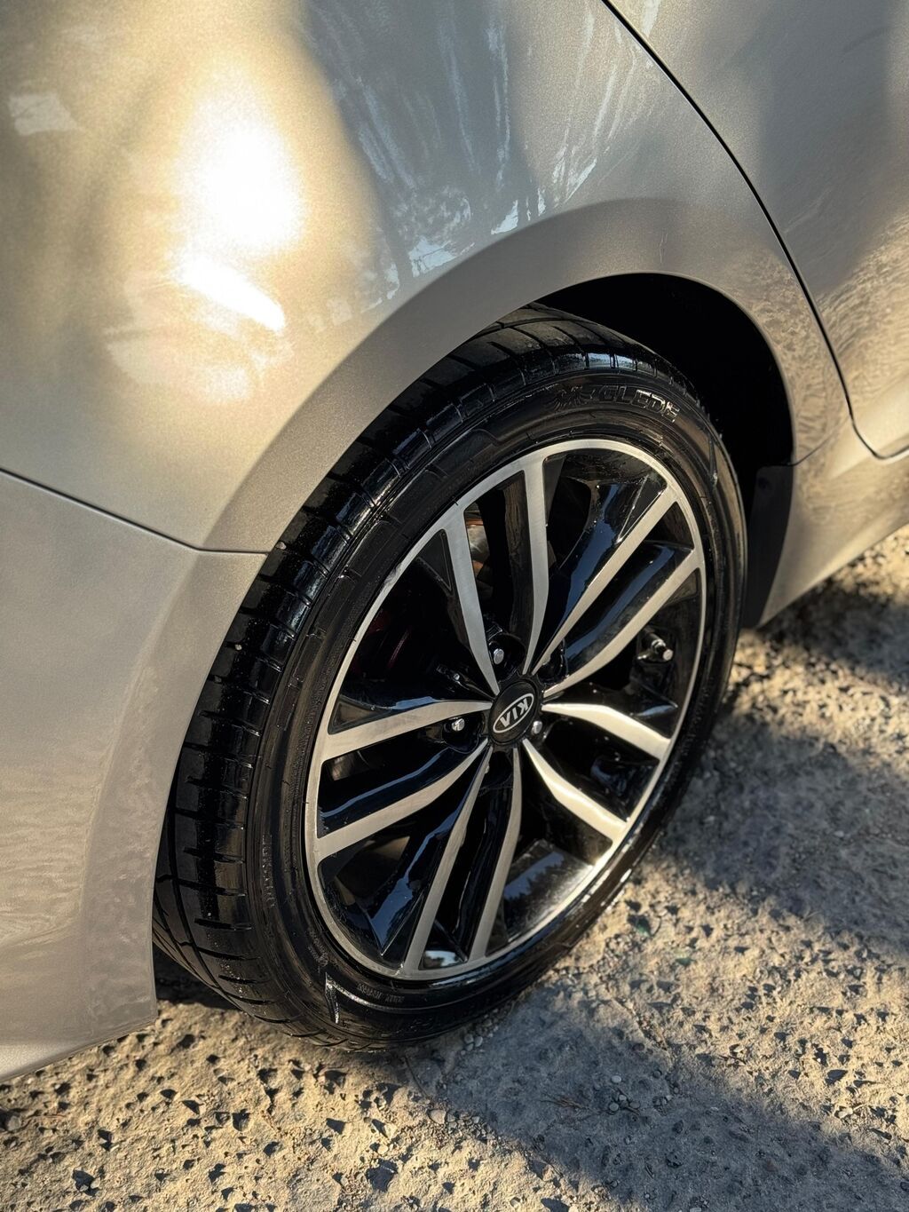 Kia Optima sedan – gümüşü rəngdə, tam ölçülü şəhər və magistral üçün 20-ES-082 — Avtomobillər, Bakı (4)