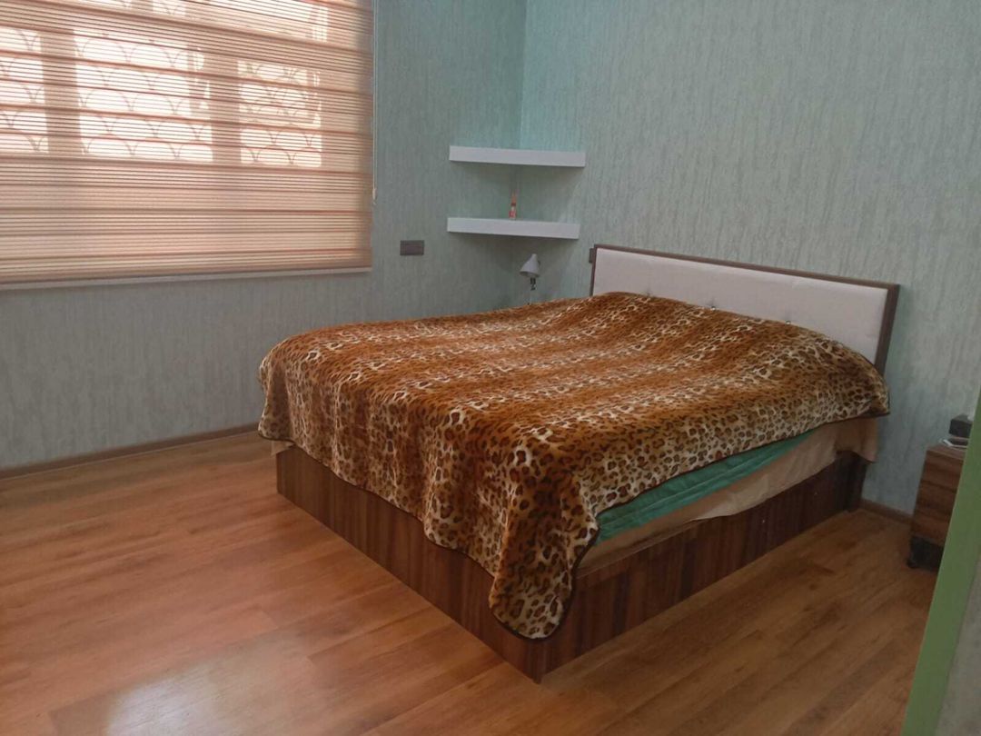 Satılır 5 otaqlı həyət evi/bağ evi 200 m² — Ev, villa, Bakı (8)