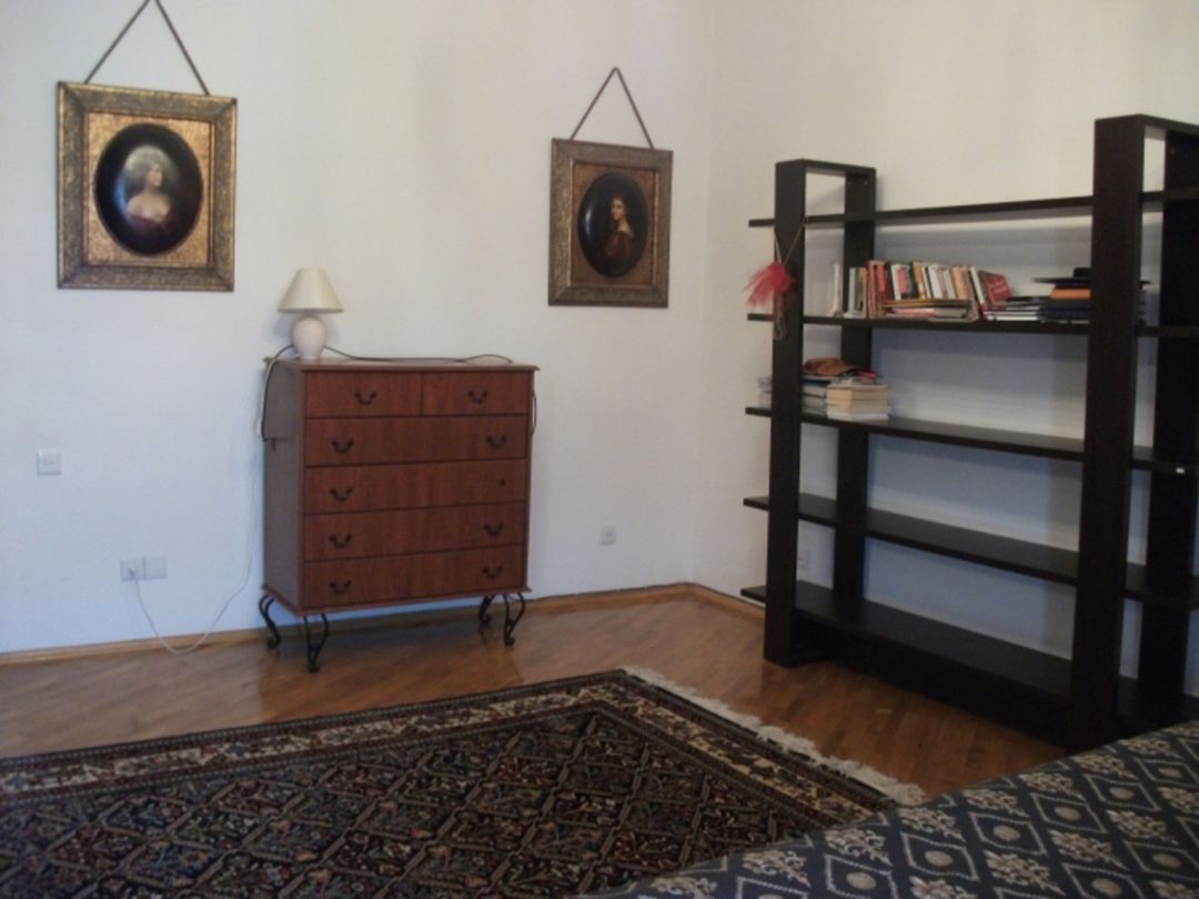 Satılır 5 otaqlı köhnə tikili 200 m² — Mənzil, Bakı (9)