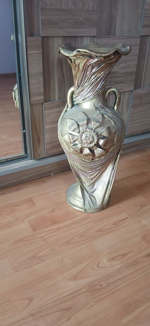 Bir vaza — Bakı
