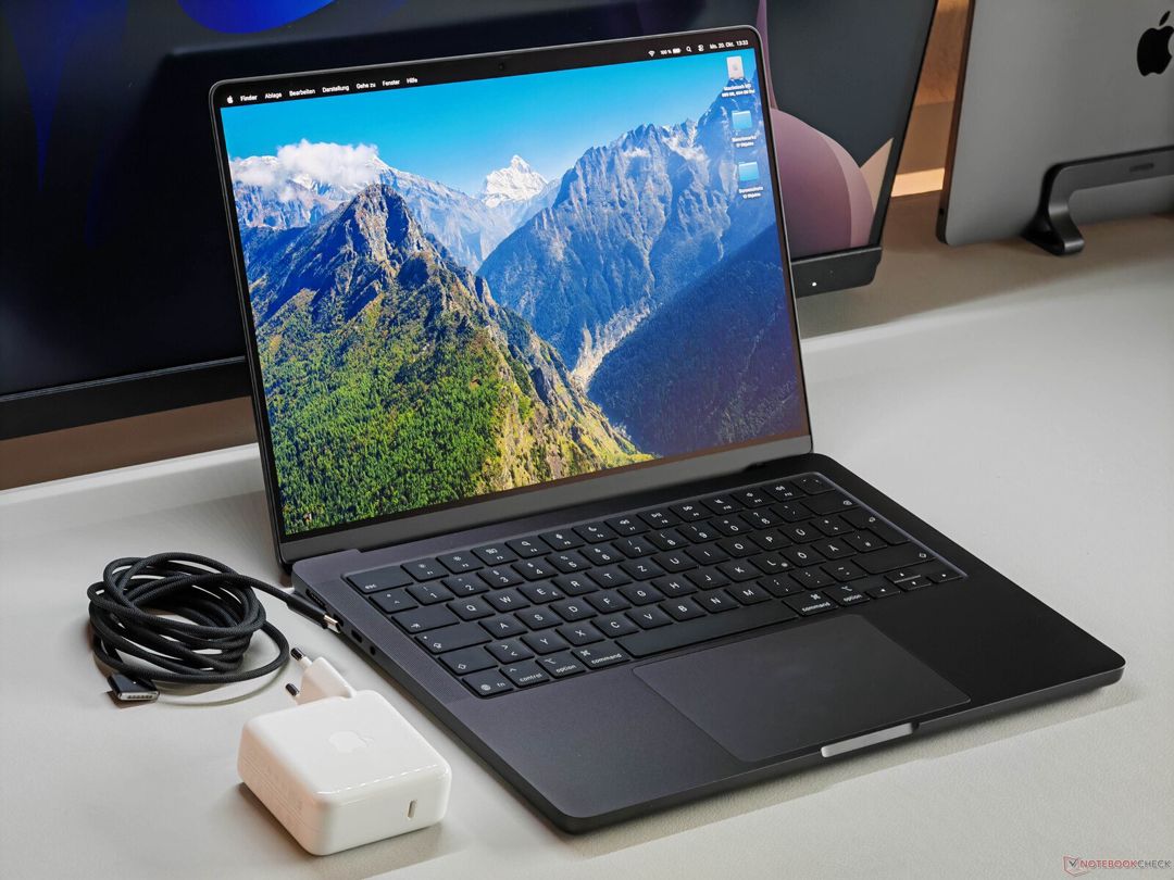 Apple Macbook Pro 14 m5 chip — Noutbuklar, Bakı