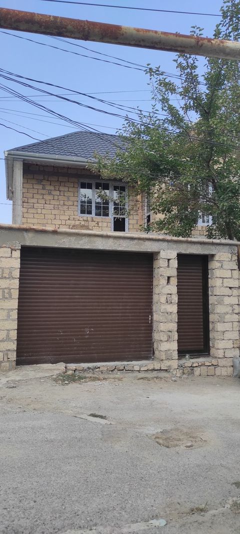 Satılır 5 otaqlı həyət evi/bağ evi 175 m² — 85 000 ₼ · Bakı · Ev, villa Satılır 5 otaqlı həyət evi/bağ evi 175 m² — Bakı