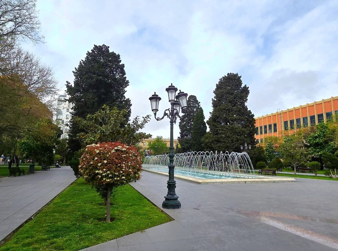 Satılır 4 otaqlı köhnə tikili 215.5 m² — Mənzil, Bakı (11)