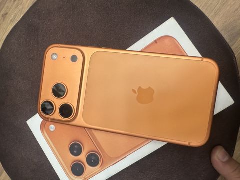 Apple iPhone 17 Pro Max Cosmic Orange 256GB/12GB — 2 300 ₼ · Bakı · Smartfonlar Apple iPhone 17 Pro Max Cosmic Orange 256GB/12GB — Bakı
