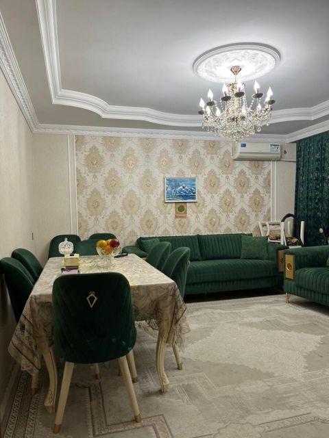 Satılır 4 otaqlı köhnə tikili 100 m² — Bakı