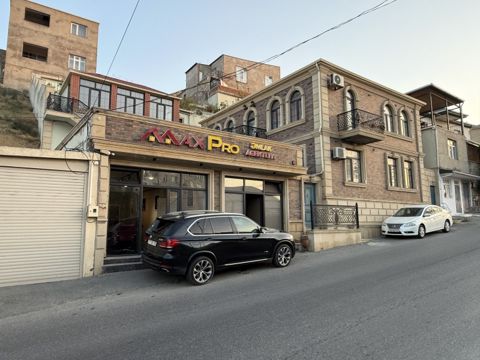 Satılır 5 otaqlı həyət evi/bağ evi 500 m² — 1 950 000 ₼ · Bakı · Ev, villa Satılır 5 otaqlı həyət evi/bağ evi 500 m² — Bakı