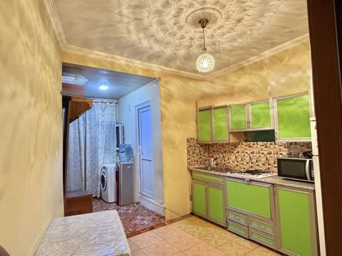 Satılır 2 otaqlı həyət evi/bağ evi 42 m² — 170 000 ₼ · Bakı · Ev, villa Satılır 2 otaqlı həyət evi/bağ evi 42 m² — Bakı