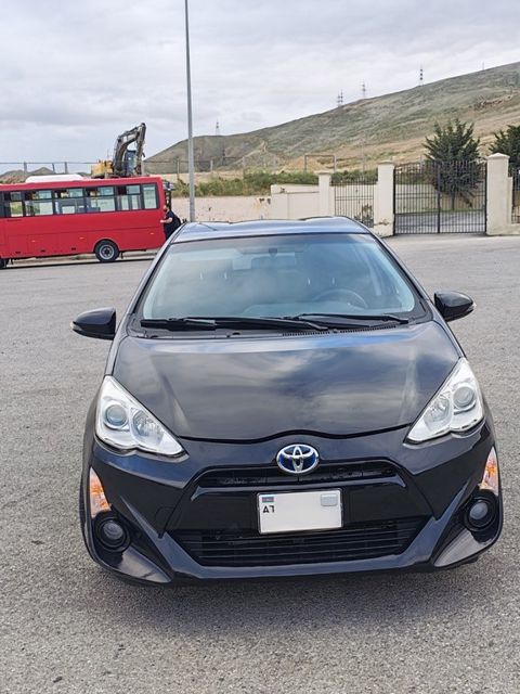 Toyota Aqua, 1.5 L, 0.9 kWh, 2015 il, 76 150 km — Bakı