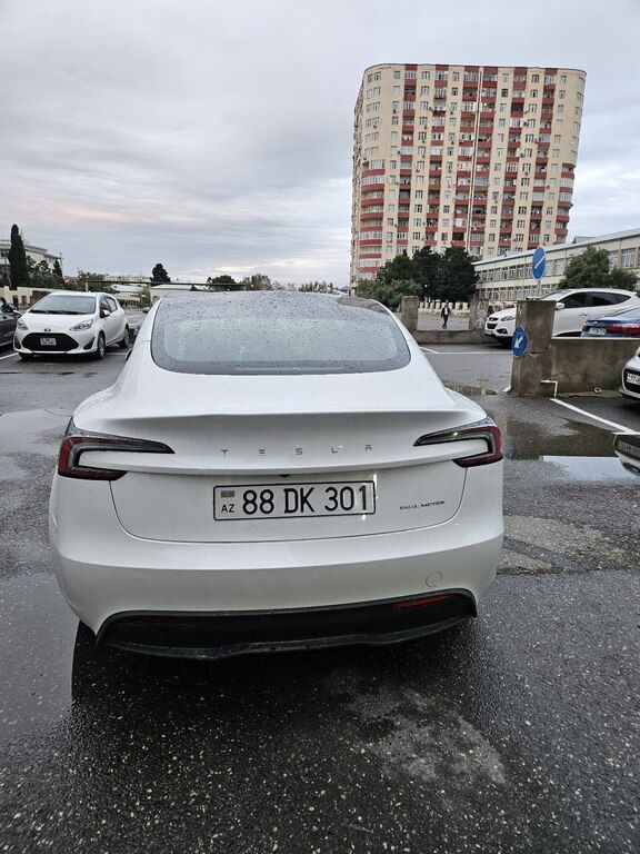 Tesla Model 3, 82 kWh, 2024 il, 18 000 km 88-DK-301 — Avtomobillər, Bakı (2)