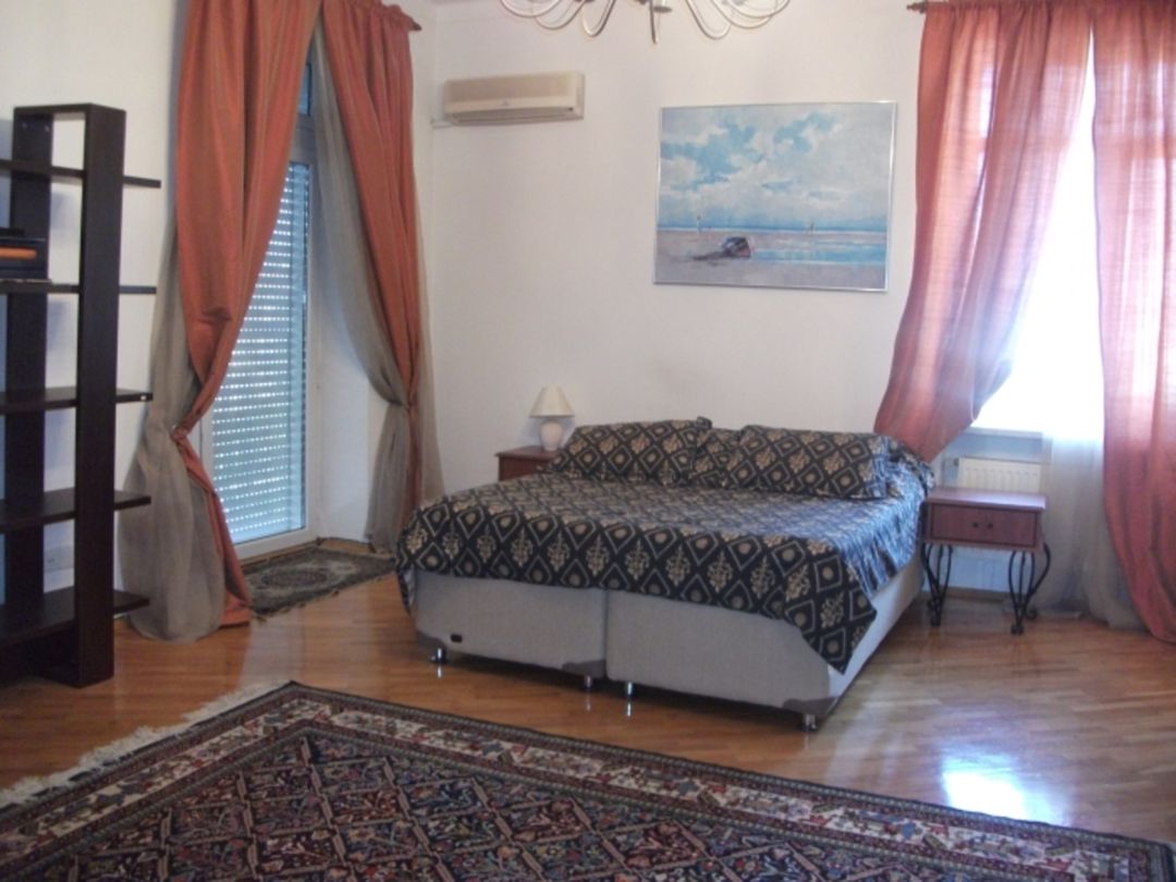 Satılır 5 otaqlı köhnə tikili 200 m² — Mənzil, Bakı (6)