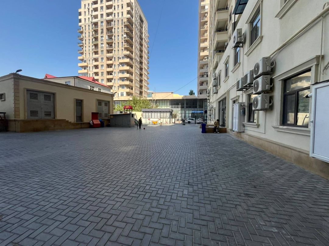 Satılır 4 otaqlı yeni tikili 242 m² — Mənzil, Bakı (2)