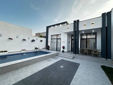 Satılır 4 otaqlı həyət evi/bağ evi 100 m² — Bakı